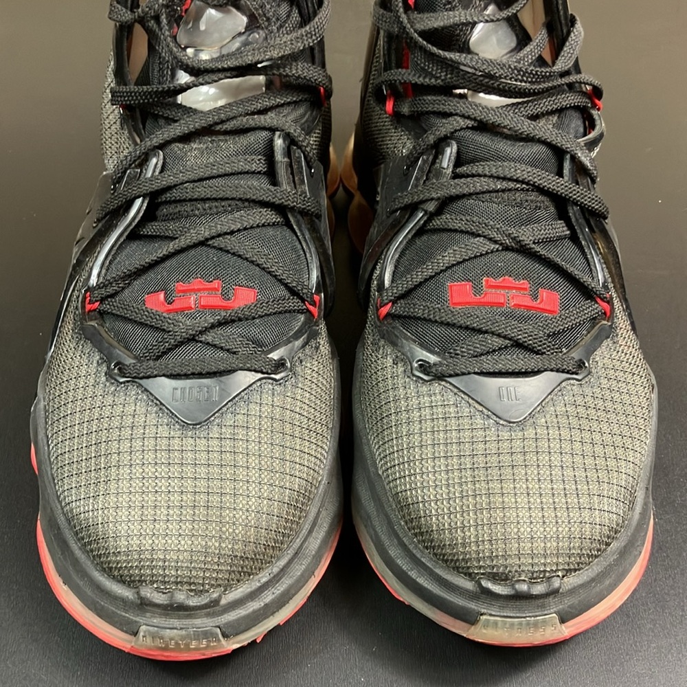 Nike LeBron XIX 19 Bred University Red Athletic Basketball Shoes Men’s size 8.5 - Picture 2 of 16